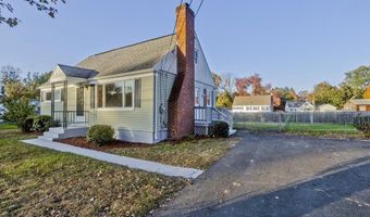 28 Florida Dr, Agawam, MA 01001