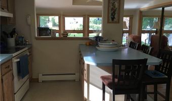 71 Baltimore Ave, Narragansett, RI 02882