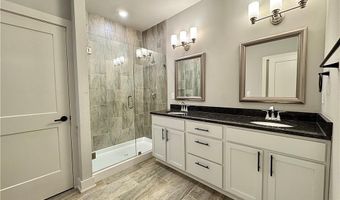 708 NE Heights Ln, Bentonville, AR 72712