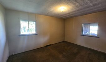 15 W Prospect St, Aurora, MO 65605