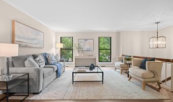 2250 Rivenoak Ct, Ann Arbor, MI 48103