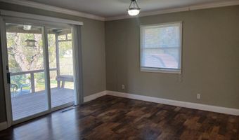607 Terrace Dr, Aurora, MO 65605