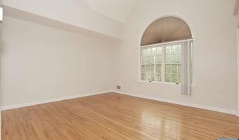 90 Elm St, Allendale, NJ 07401