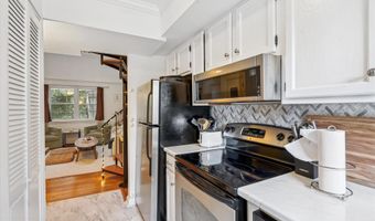 2023 21ST St N 27, Arlington, VA 22201