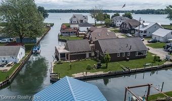 130 Delta Dr, Algonac, MI 48001