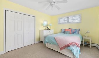 18 STARFISH Dr, Narragansett, RI 02882