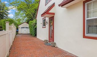 42 Robbins Ave, Amityville, NY 11701