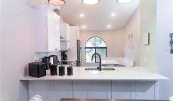 917 SHAGOS Dr, Apollo Beach, FL 33572