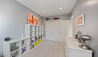 613 LONGFELLOW St NW, Washington, DC 20011