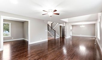 2516 White Oak Dr, Ames, IA 50014