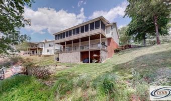 495 Shore Dr, Big Sandy, TN 38221