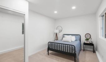 3226 Summit Dr, Escondido, CA 92025
