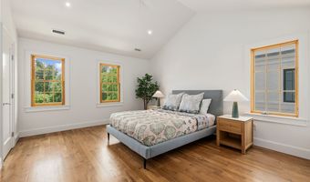 349 SE 4th St, Bentonville, AR 72712