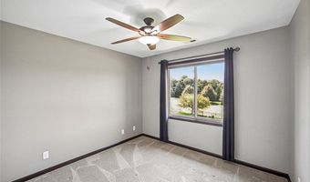 4715 NW 2nd St, Ankeny, IA 50023