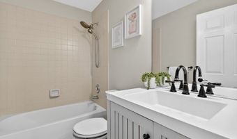 33 Four Oaks Rd, Bedminster, NJ 07921