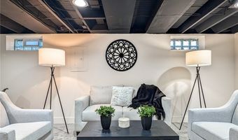 1872 Pickle Rd, Akron, OH 44312