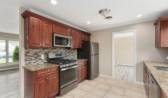 34 Bell St, Bayville, NJ 08721