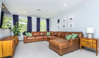 2 Amherst Rd, Andover, MA 01810