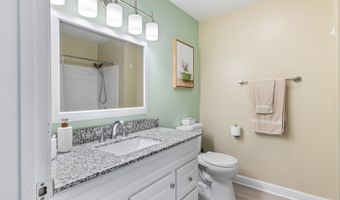 737 W Happfield Dr, Arlington Heights, IL 60004