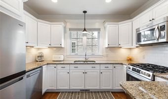 23 South St, Barrington, RI 02806
