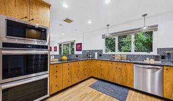 3255 Buttermilk Ln, Arcata, CA 95521