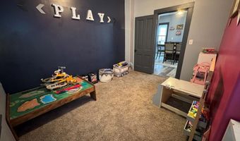 807 6th St, Aurora, NE 68818