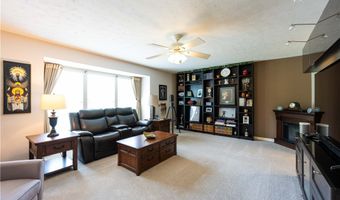 612 Village Green E Blvd, Adams Twp., PA 16046