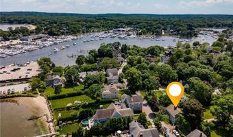 34 Pleasant St, North Kingstown, RI 02852