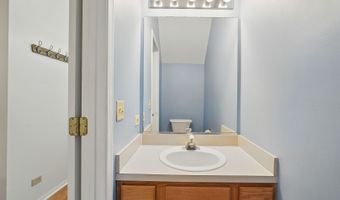 2052 WAVERLY Ln, Algonquin, IL 60102