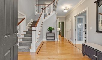 15 Hubbard Ln, Bolton, MA 01740