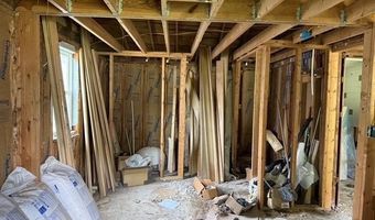 616 Ellenhurst Dr, Anderson, IN 46012