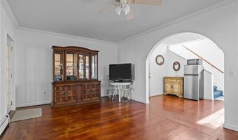 16 Courtway St, Narragansett, RI 02882