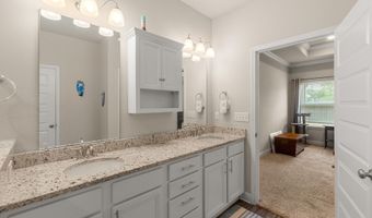 7004 Glen Eagle Dr, Biloxi, MS 39532