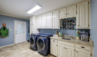 405 N Wickham St, Alvord, TX 76225