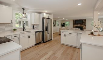 9 Northfield Rd, Amherst, NH 03031