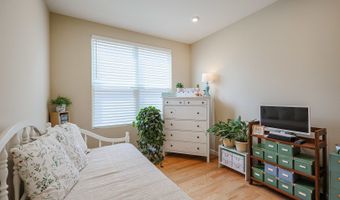 580 N Highlander Way, Addison, IL 60101