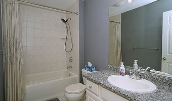 47 Timber Cove Ct, Amherst, NY 14051