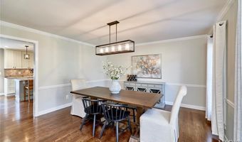 1093 Del Ebro Dr, Ballwin, MO 63011