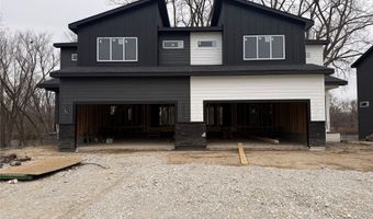 521 S 4th St, Adel, IA 50003