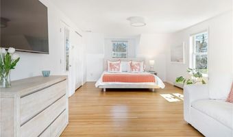 433 Wolcott Ave, Middletown, RI 02842