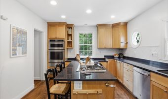 2316 N STAFFORD St, Arlington, VA 22207