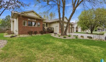 1609 S Locust Ave, Brandon, SD 57005
