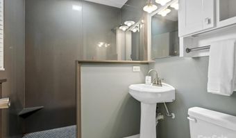 3839 Woodleaf Rd, Charlotte, NC 28205