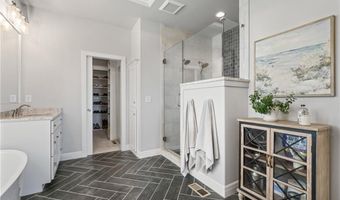 4313 Lakeview Ter, Basehor, KS 66007