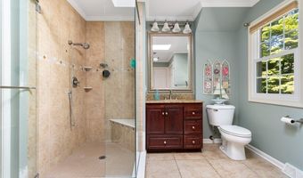 925 Sandin Rd, Akron, OH 44333