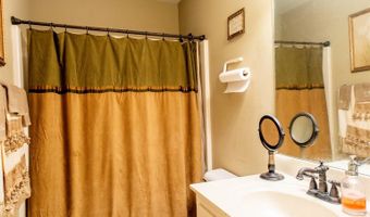 1528 Brookshire Dr, Benton, AR 72019