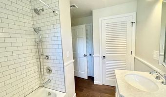 24 Anthony St, Newport, RI 02840
