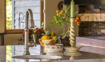 390 Hayrake Ln, Bozeman, MT 59715