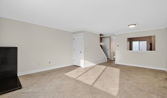 295 Monticello Dr 295, Branford, CT 06405