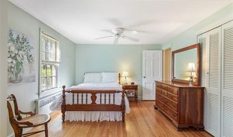 1 Joann Dr, Barrington, RI 02806